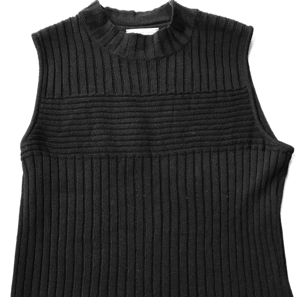 St.John Sport By Marie Gray Black Sleeveless Shell